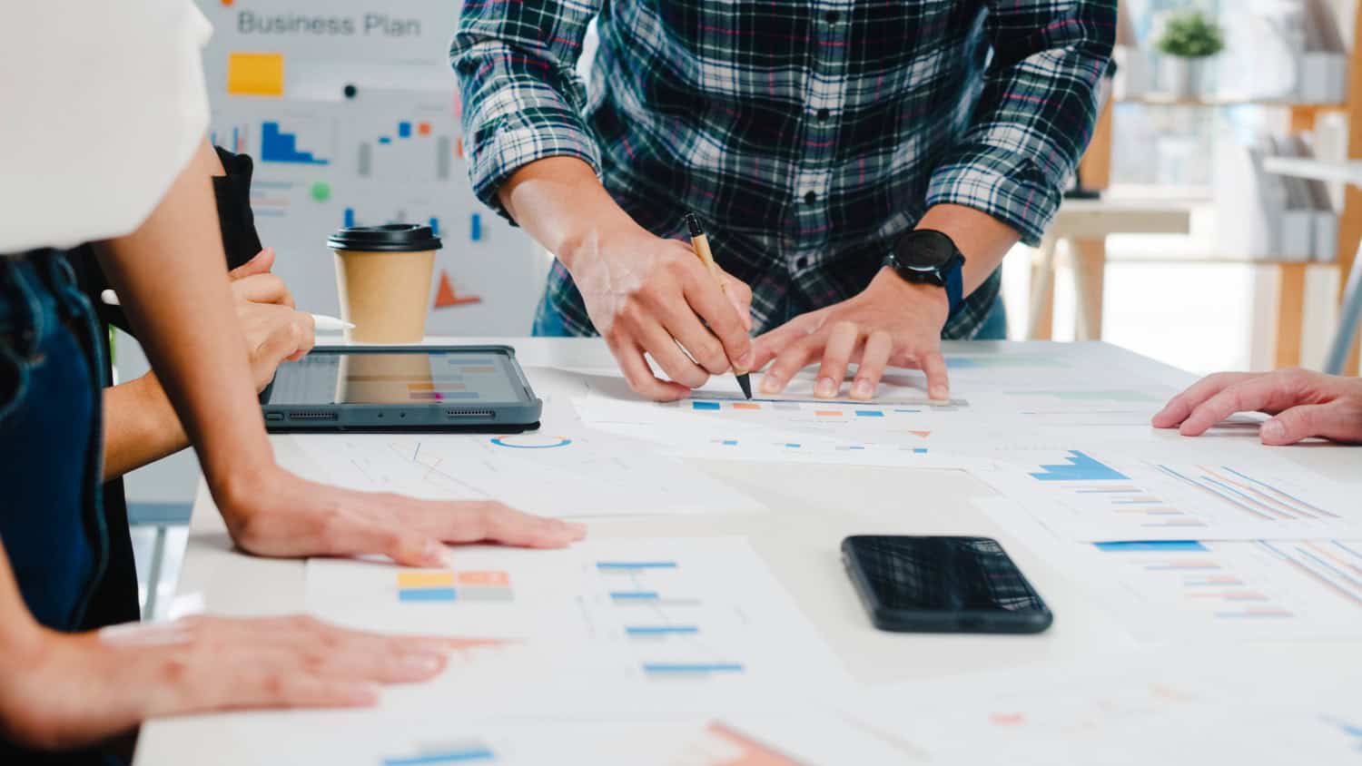 How Startup Ecosystems in Different Regions Influence Business Plans